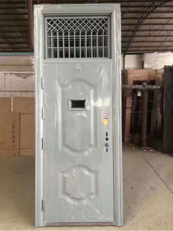 贺兰学校教室门