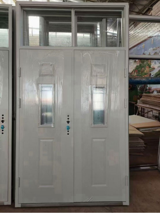 贺兰学校教室门