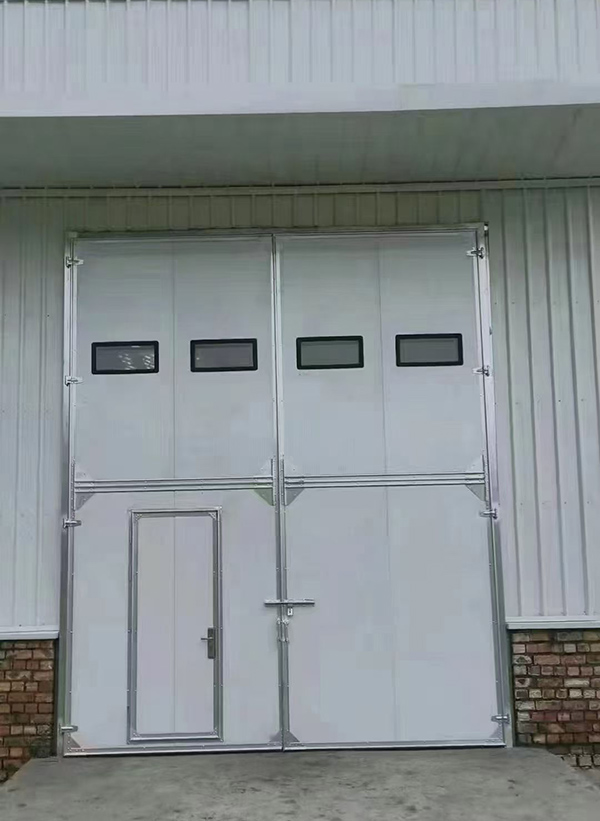 贺兰工业门在设备装配车间出入口的实施记录