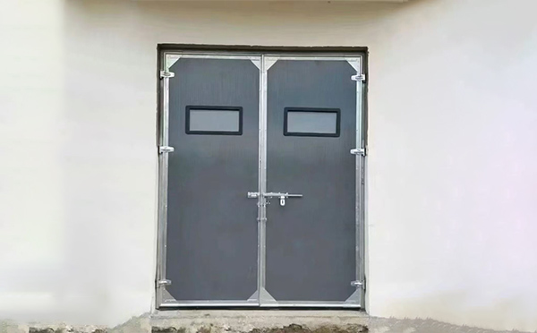 贺兰工业门在高温作业区域的运行表现